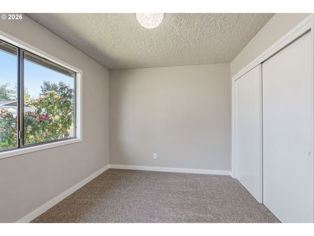 411 BRIERWOOD Ct, Castle Rock, WA 98611