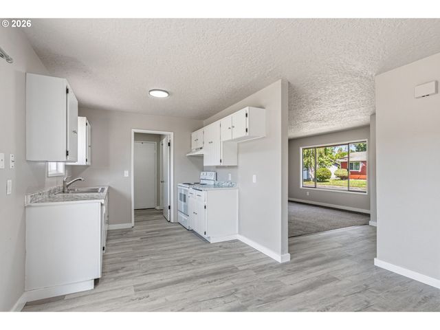 411 BRIERWOOD Ct, Castle Rock, WA 98611