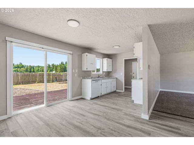 411 BRIERWOOD Ct, Castle Rock, WA 98611