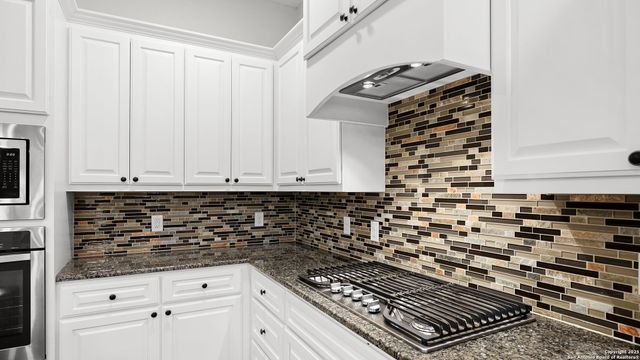 961 N. Academy, New Braunfels, TX 78130