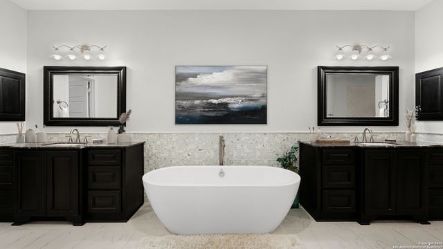 961 N. Academy, New Braunfels, TX 78130