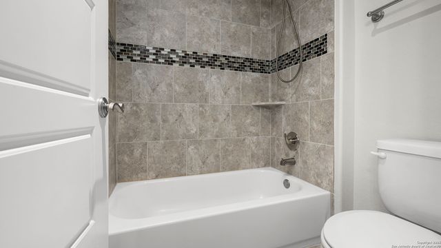 961 N. Academy, New Braunfels, TX 78130