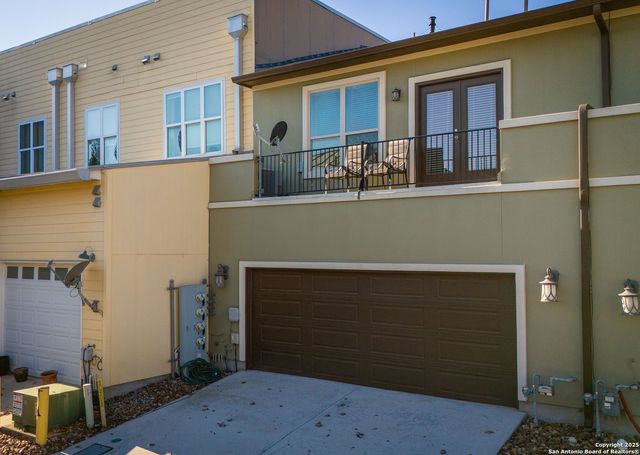 961 N. Academy, New Braunfels, TX 78130