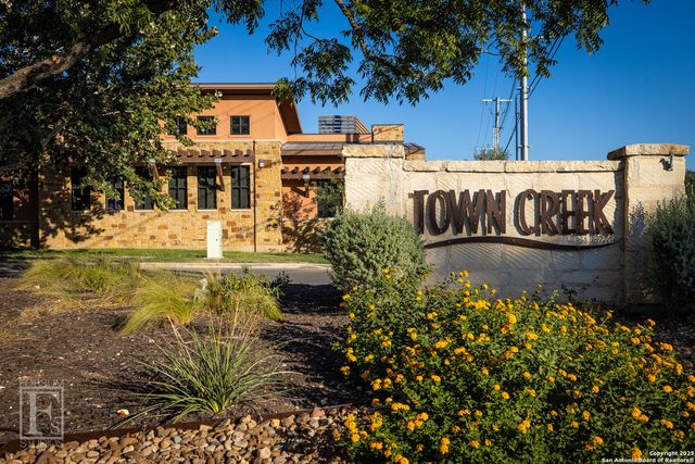 961 N. Academy, New Braunfels, TX 78130