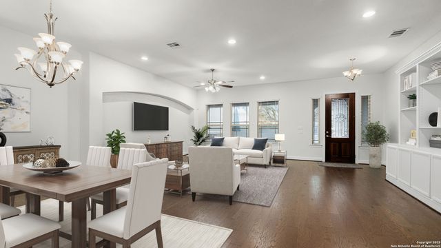 961 N. Academy, New Braunfels, TX 78130