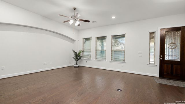 961 N. Academy, New Braunfels, TX 78130