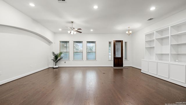 961 N. Academy, New Braunfels, TX 78130