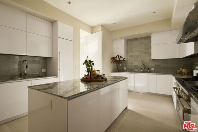1615 Blue Jay Way, West Hollywood, CA 90069