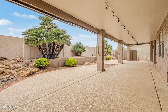 17676 N COCONINO Drive, Surprise, AZ 85374