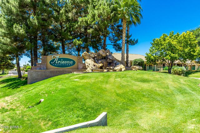 17676 N COCONINO Drive, Surprise, AZ 85374