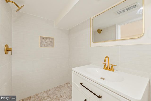 3315 CHIPPENDALE AVE, Philadelphia, PA 19136