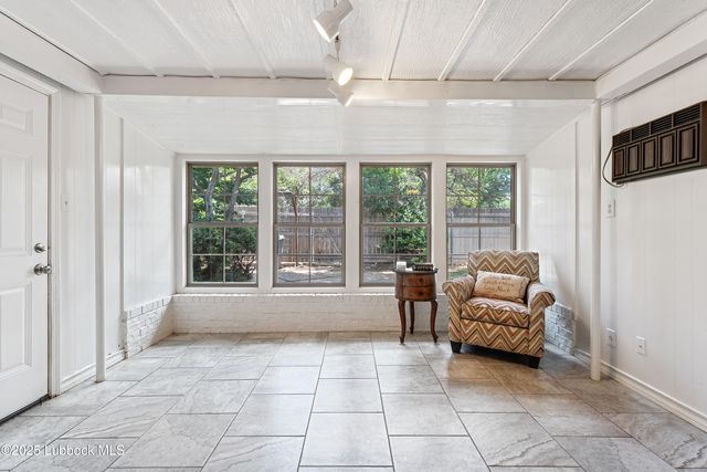 6005 Oxford Avenue, Lubbock, TX 79413