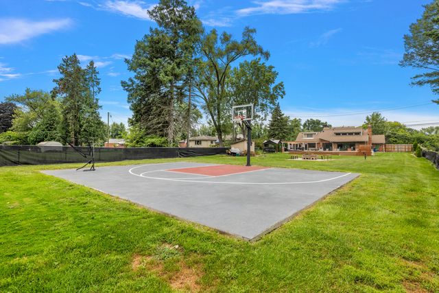 26777 Ross Drive, Redford Charter Twp, MI 48239