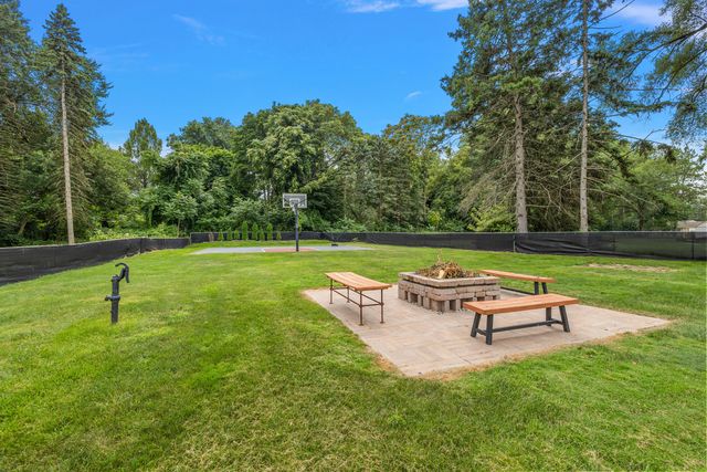 26777 Ross Drive, Redford Charter Twp, MI 48239