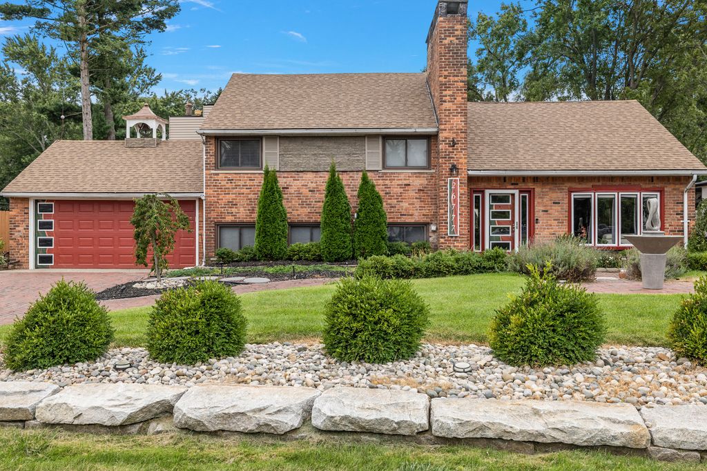 26777 Ross Drive, Redford Charter Twp, MI 48239
