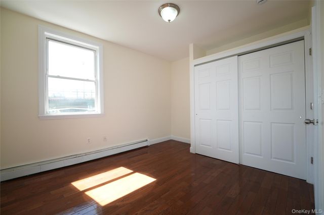 56-29 Roosevelt Avenue, Flushing, NY 11377