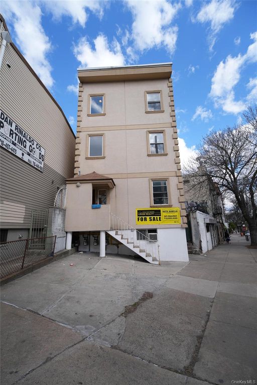 56-29 Roosevelt Avenue, Flushing, NY 11377