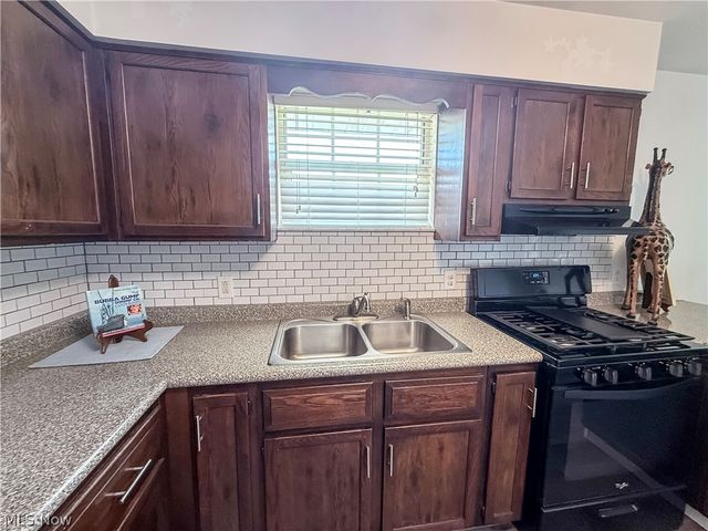2102 Nash Street, Parkersburg, WV 26101