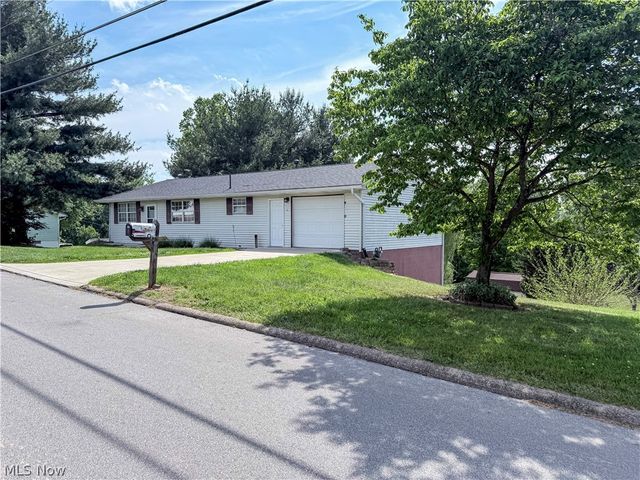 2102 Nash Street, Parkersburg, WV 26101