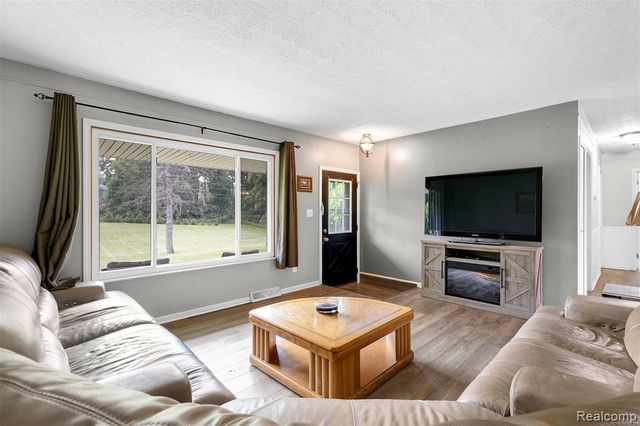 1505 Hummer Lake Road, Ortonville, MI 48462