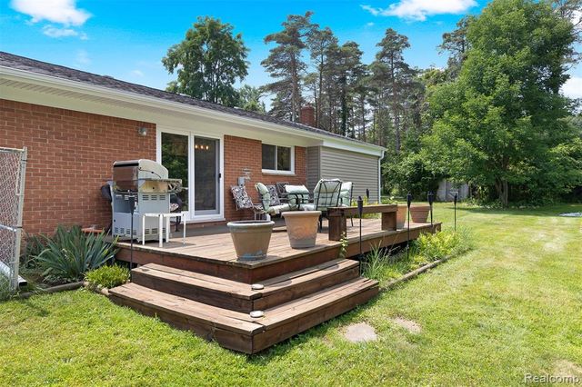 1505 Hummer Lake Road, Ortonville, MI 48462
