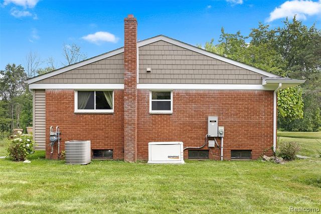 1505 Hummer Lake Road, Ortonville, MI 48462