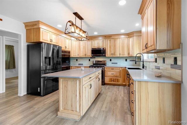 1505 Hummer Lake Road, Ortonville, MI 48462