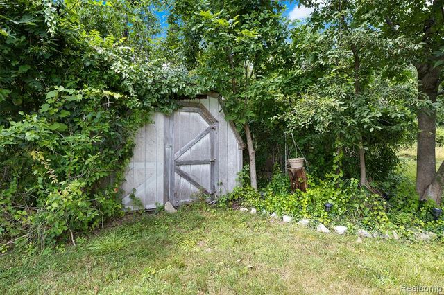 1505 Hummer Lake Road, Ortonville, MI 48462