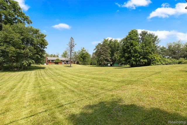 1505 Hummer Lake Road, Ortonville, MI 48462