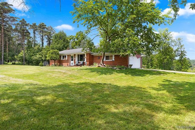 1505 Hummer Lake Road, Ortonville, MI 48462
