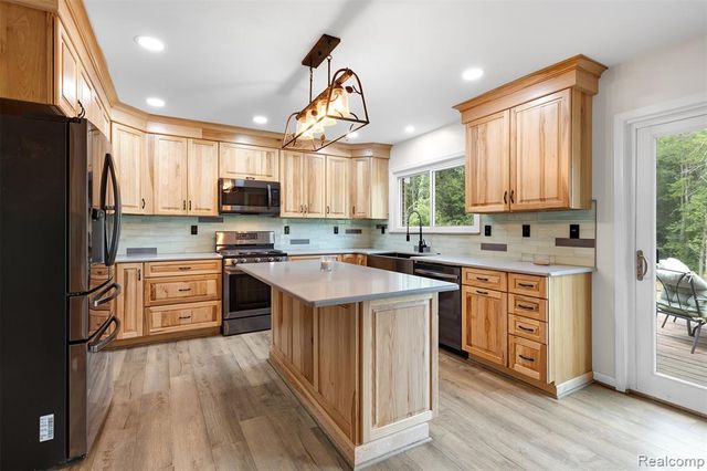 1505 Hummer Lake Road, Ortonville, MI 48462