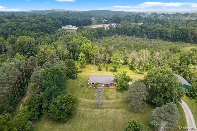 1505 Hummer Lake Road, Ortonville, MI 48462
