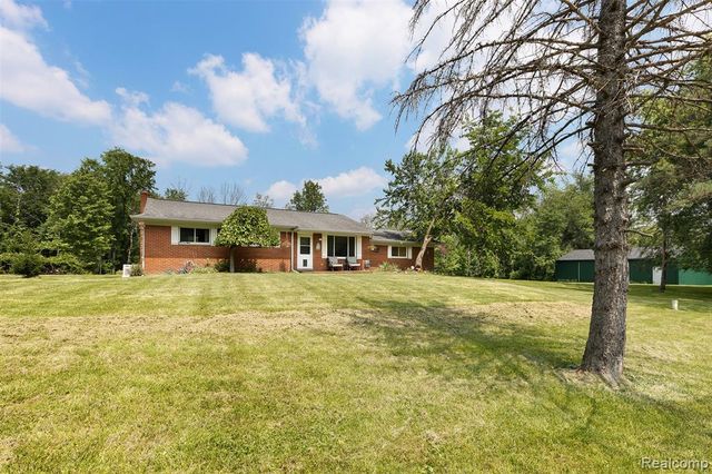 1505 Hummer Lake Road, Ortonville, MI 48462