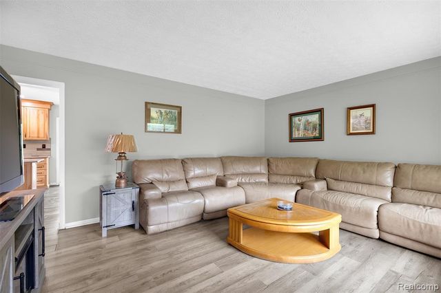 1505 Hummer Lake Road, Ortonville, MI 48462