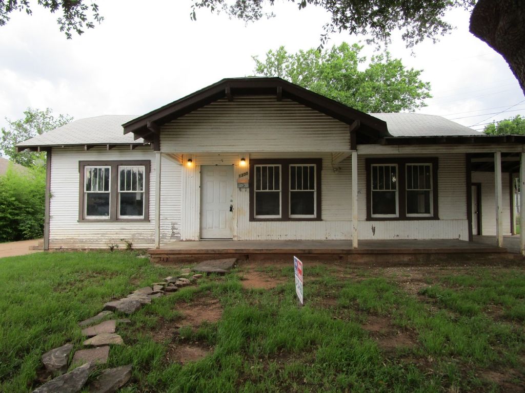 1300 Bell Street, Wichita Falls, TX 76301