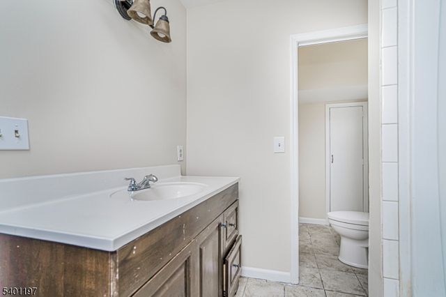 2139 Dill Ave, Linden City, NJ 07036