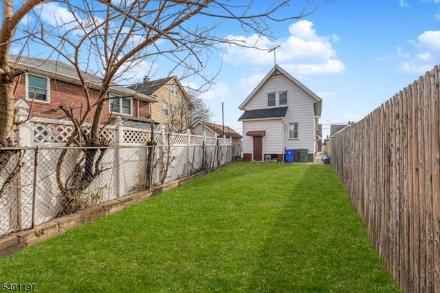 2139 Dill Ave, Linden City, NJ 07036