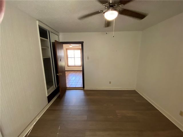 737 Westchester Dr, Corpus Christi, TX 78408