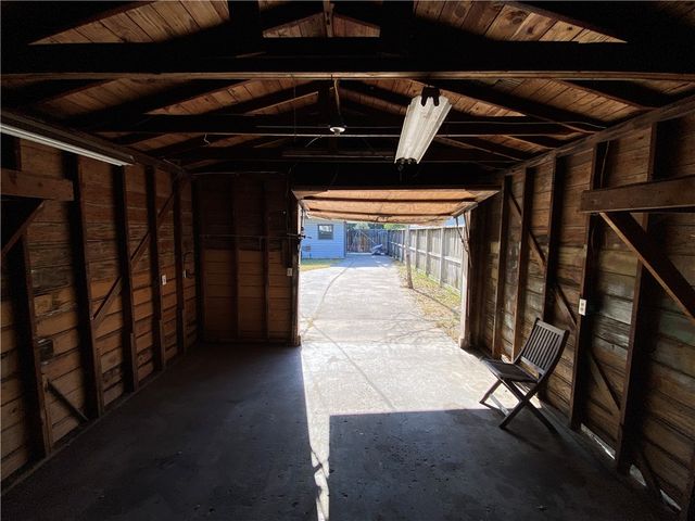 737 Westchester Dr, Corpus Christi, TX 78408