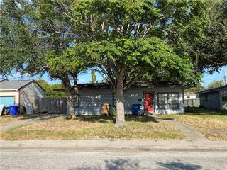 737 Westchester Dr, Corpus Christi, TX 78408