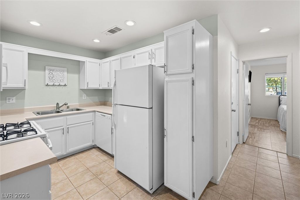 5227 Prism Place, Las Vegas, NV 89118 — photo 4