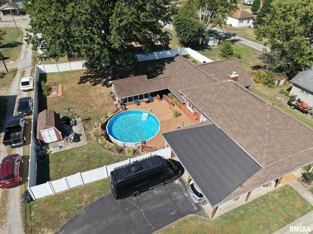 103 N GRAND Street, West Frankfort, IL 62896