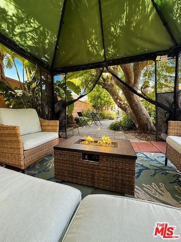 7718 Independence Avenue, Los Angeles, CA 91304