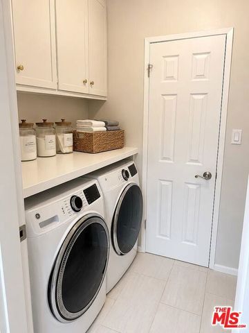 7718 Independence Avenue, Los Angeles, CA 91304