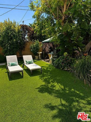 7718 Independence Avenue, Los Angeles, CA 91304