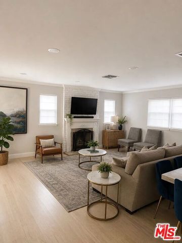 7718 Independence Avenue, Los Angeles, CA 91304