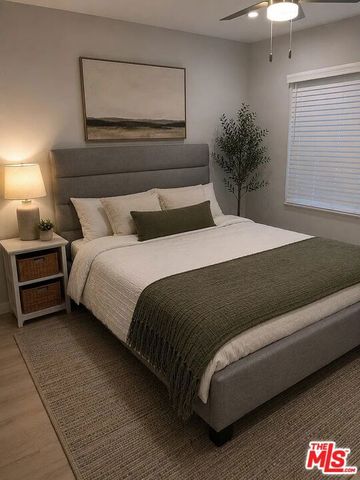 7718 Independence Avenue, Los Angeles, CA 91304