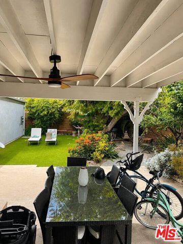 7718 Independence Avenue, Los Angeles, CA 91304