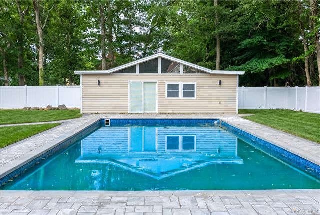 64 Lincoln Avenue, Mastic Beach, NY 11951