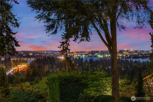 9633 NE 28th Street, Clyde Hill, WA 98004